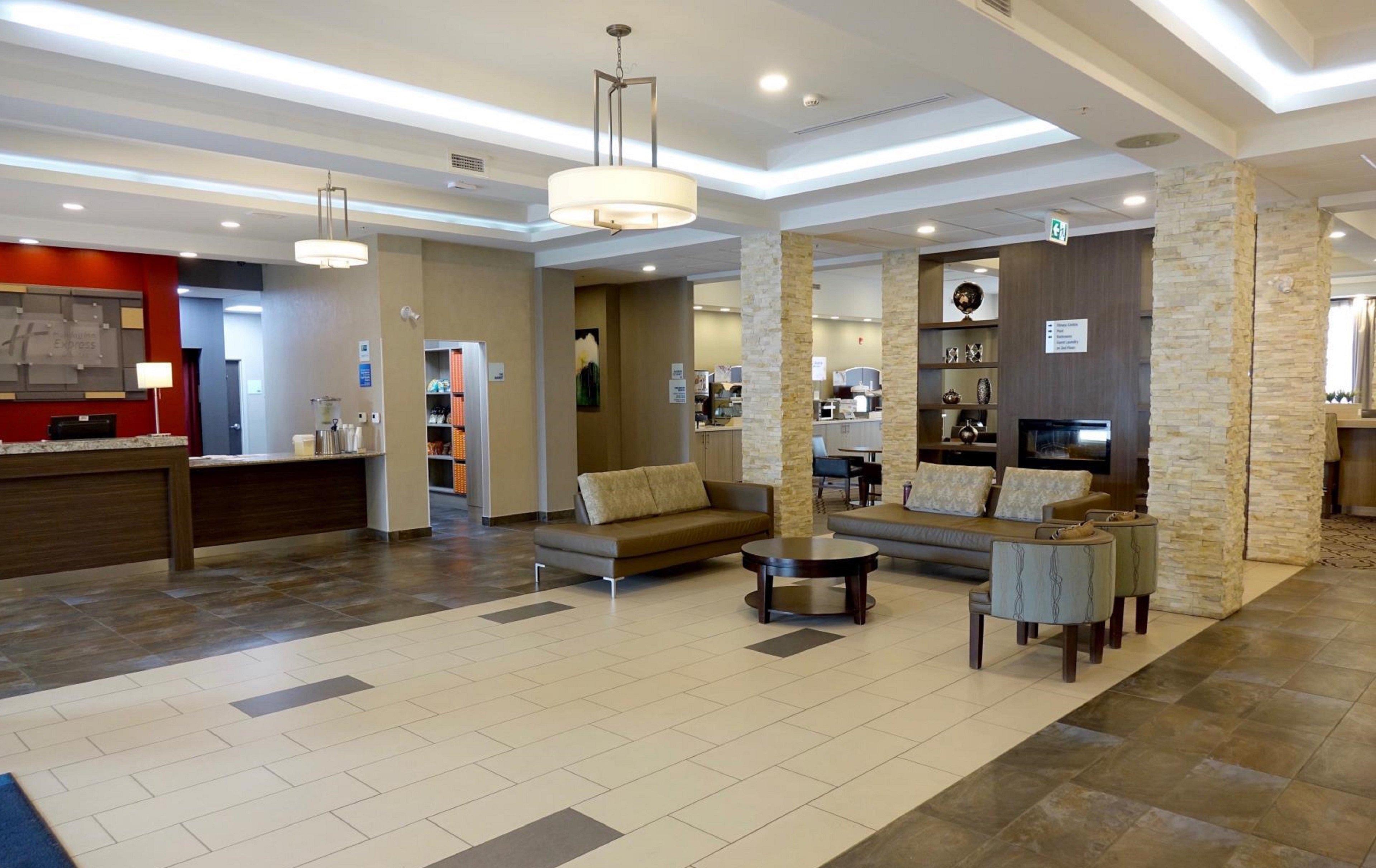 Holiday Inn Express & Suites Oshawa Downtown - Toronto Area By Ihg Luaran gambar