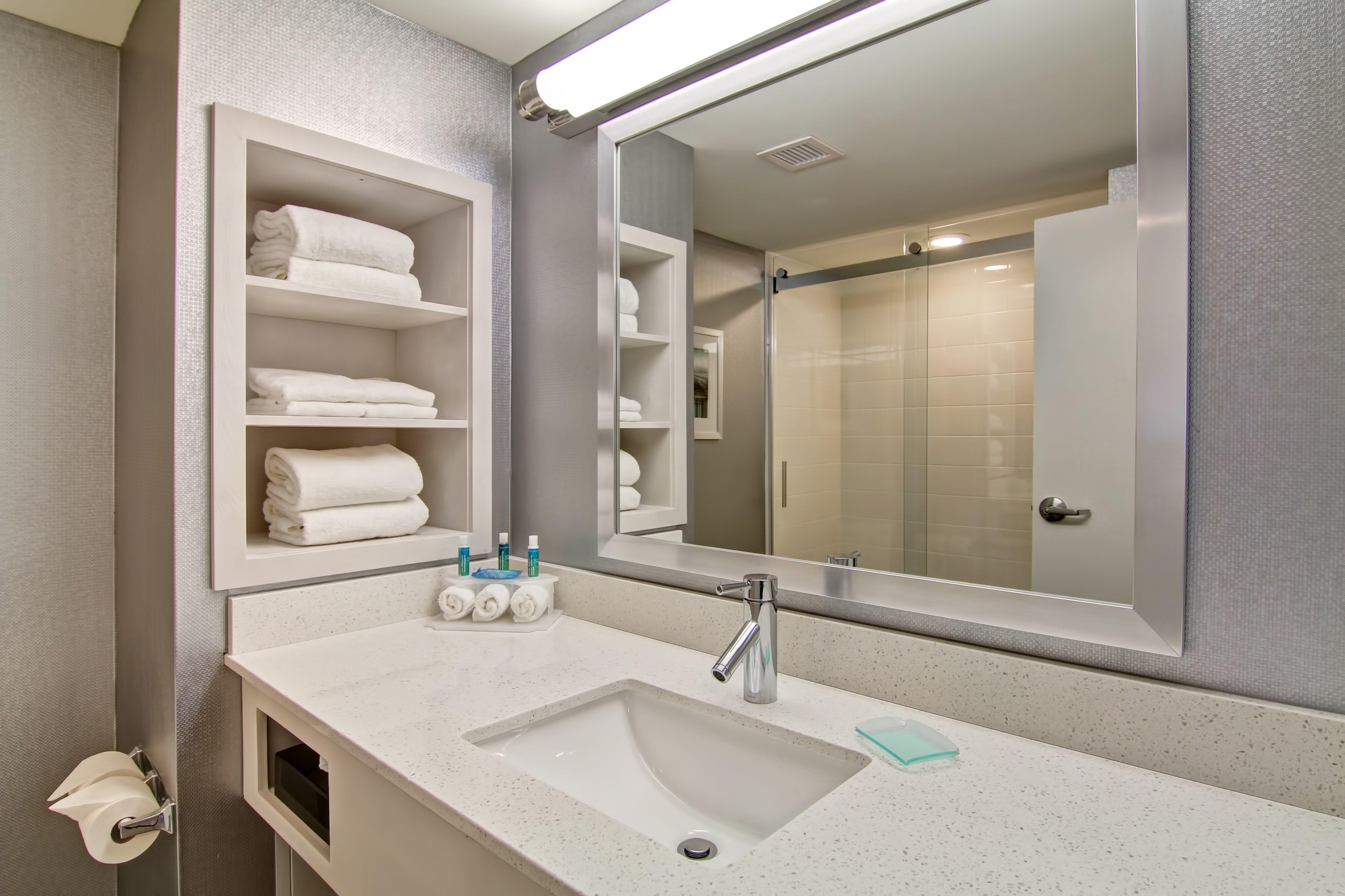 Holiday Inn Express & Suites Oshawa Downtown - Toronto Area By Ihg Luaran gambar