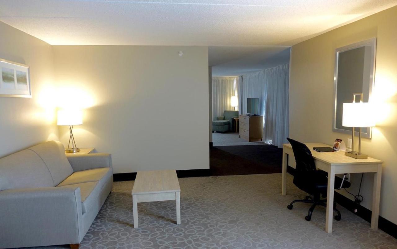 Holiday Inn Express & Suites Oshawa Downtown - Toronto Area By Ihg Luaran gambar